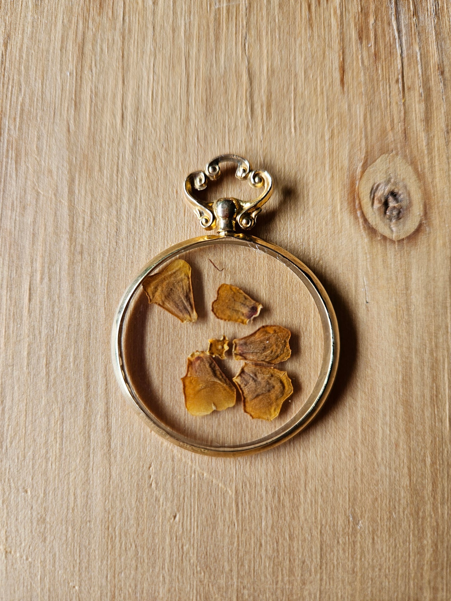 Carlisle Pendant