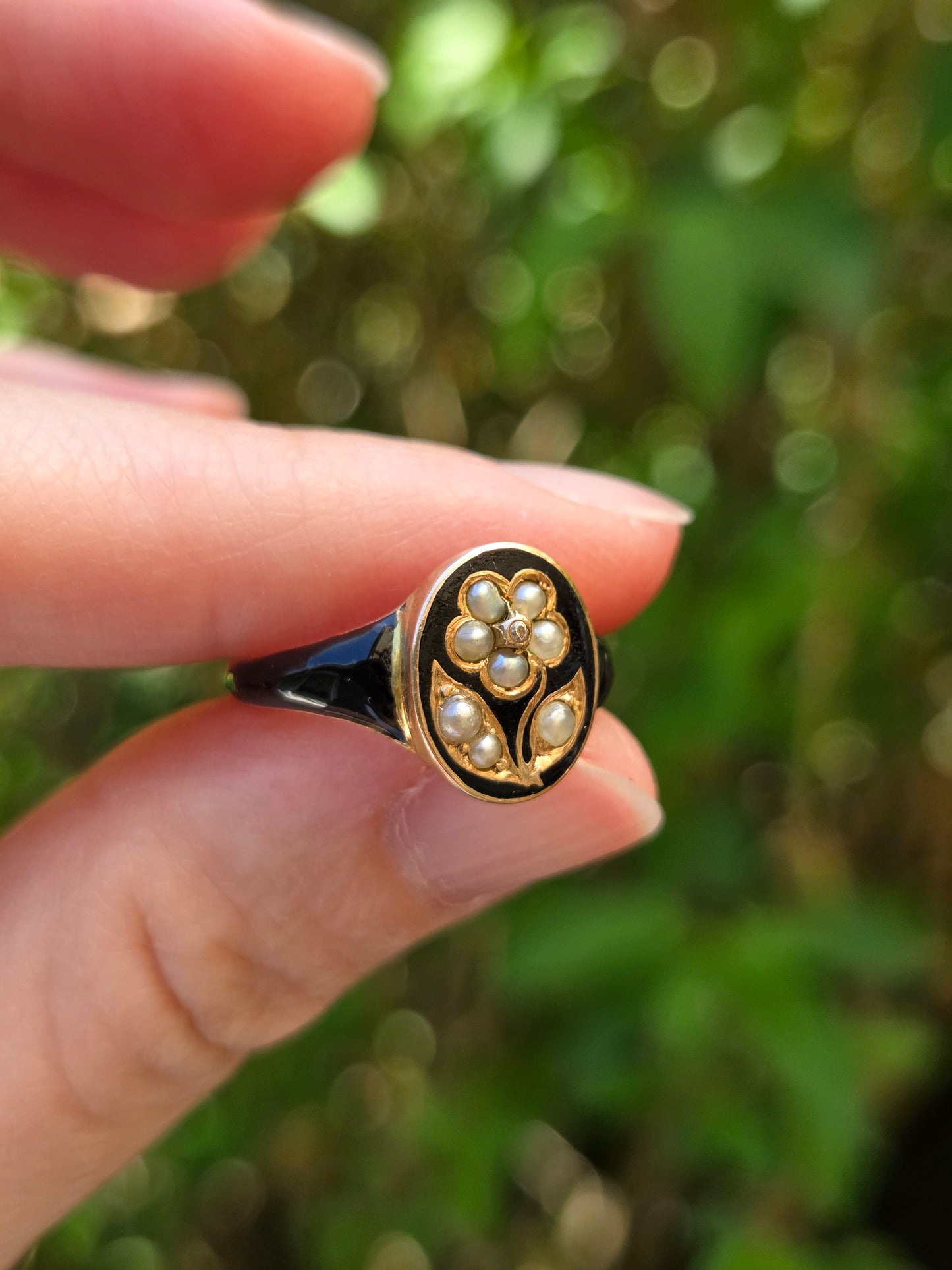 Victorian Mourning Enamel 15k Gold Ring