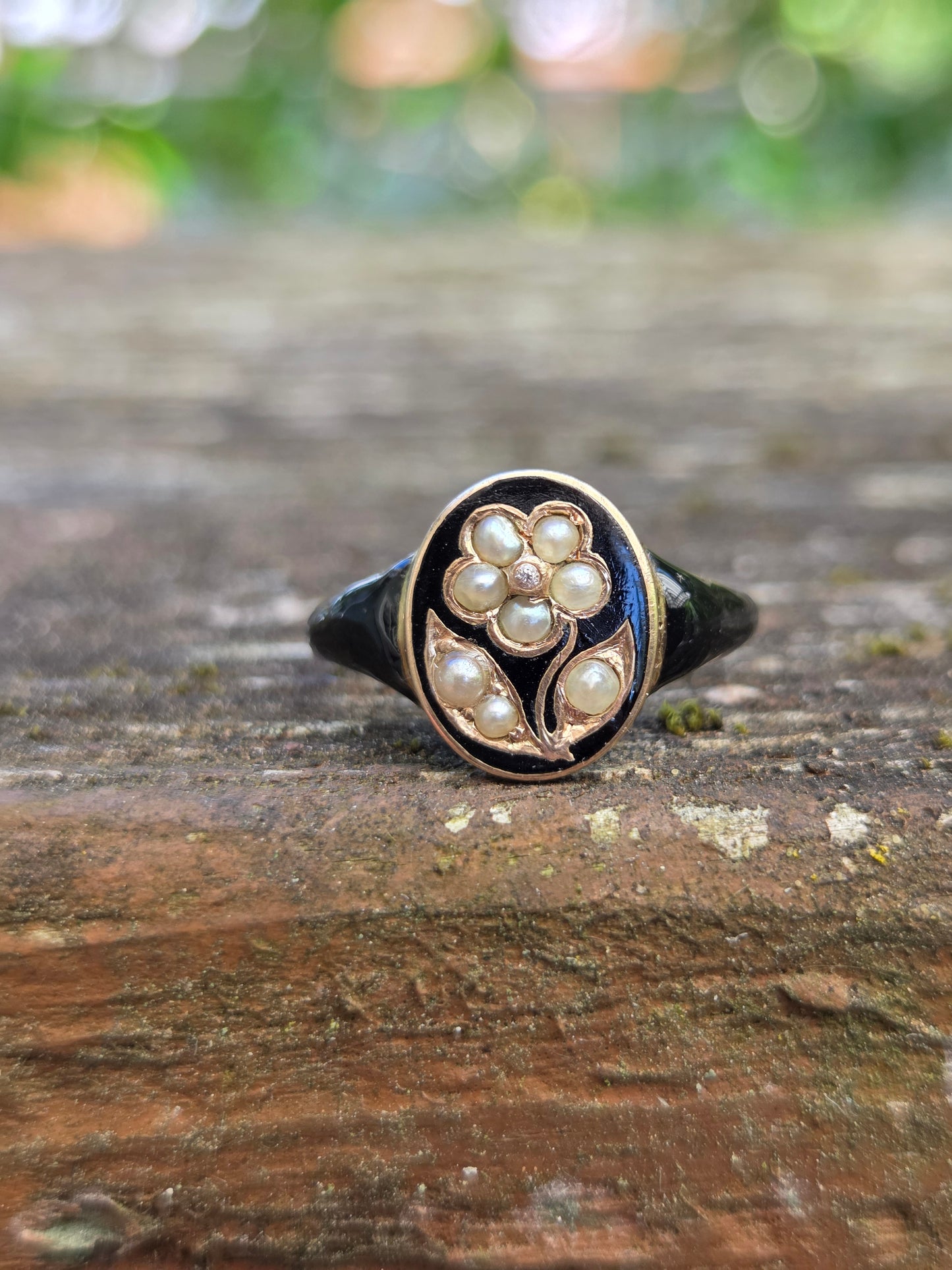 Victorian Mourning Enamel 15k Gold Ring